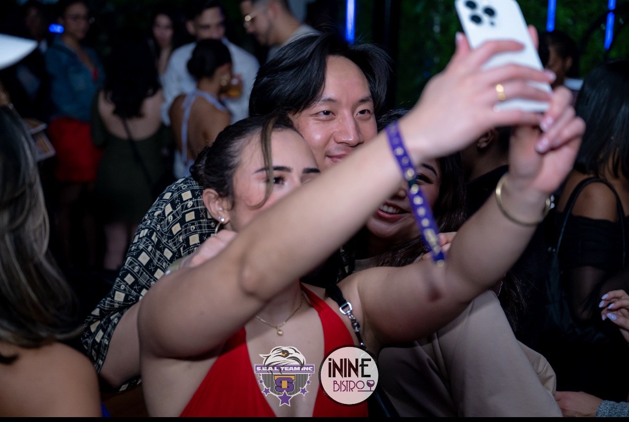 Selfie in the crowd